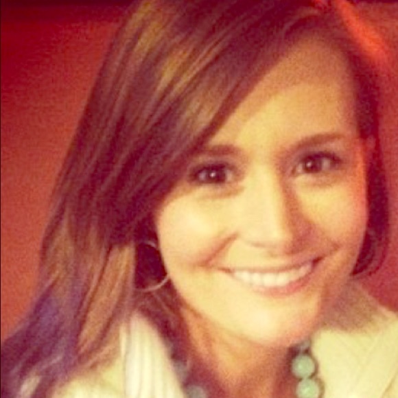 Meet your Posher, Liz - Picture 1 of 1